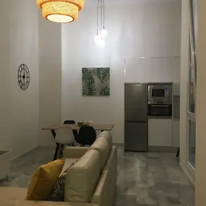 https://apartamento-nuevo-en-casa-tipo-palacio.es-andalucia.com